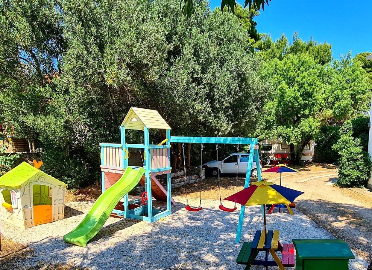 Beachfront Apartments Kate Orebic Exterior photo